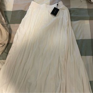 Massimo dutti white pleated skirt with elastic waist size xs-s brand new